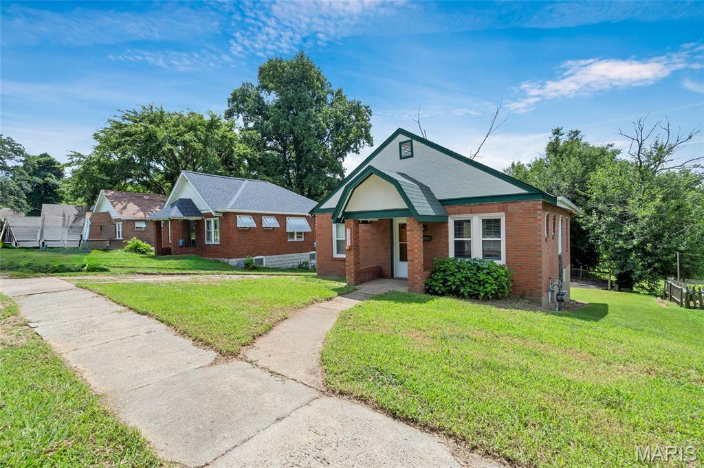 3302 Welsberg Drive Property Photo 3