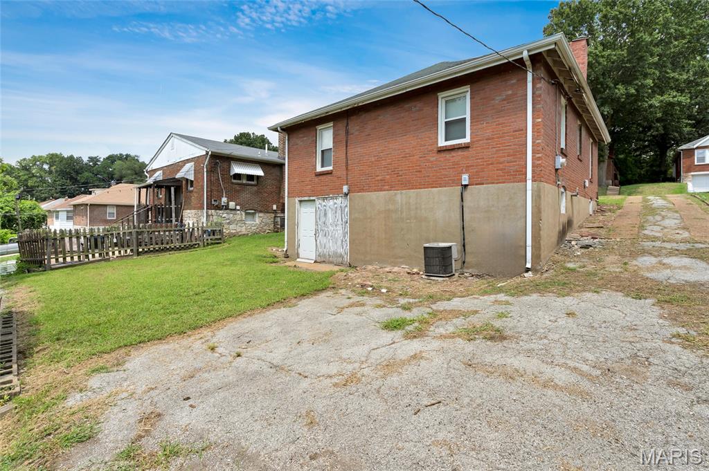 3302 Welsberg Drive Property Photo 20