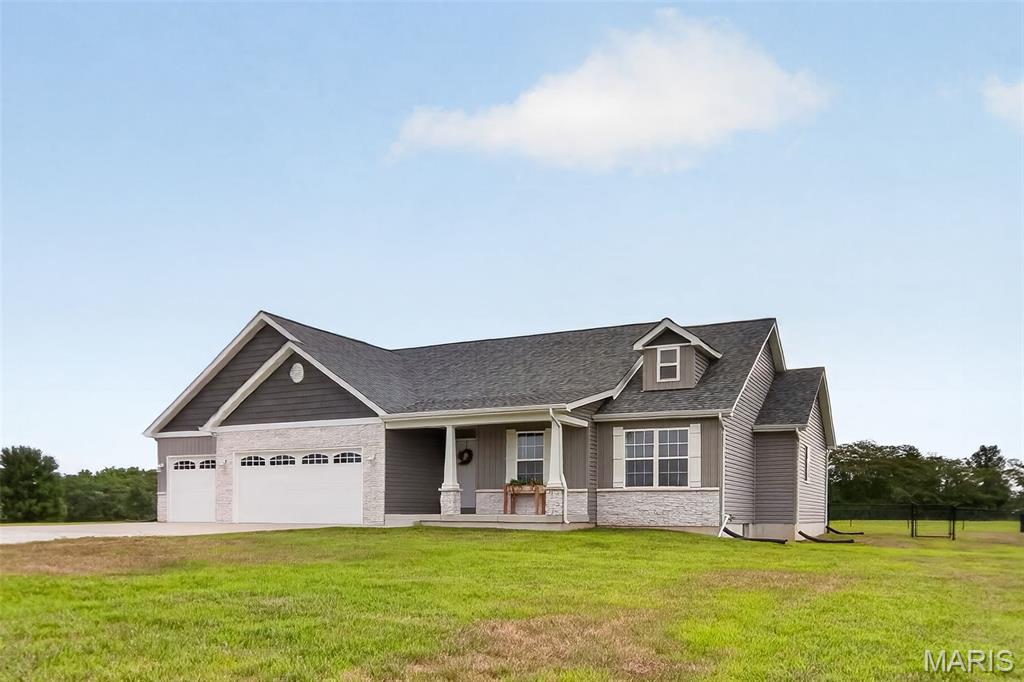 10 Andrew Court Property Photo 4