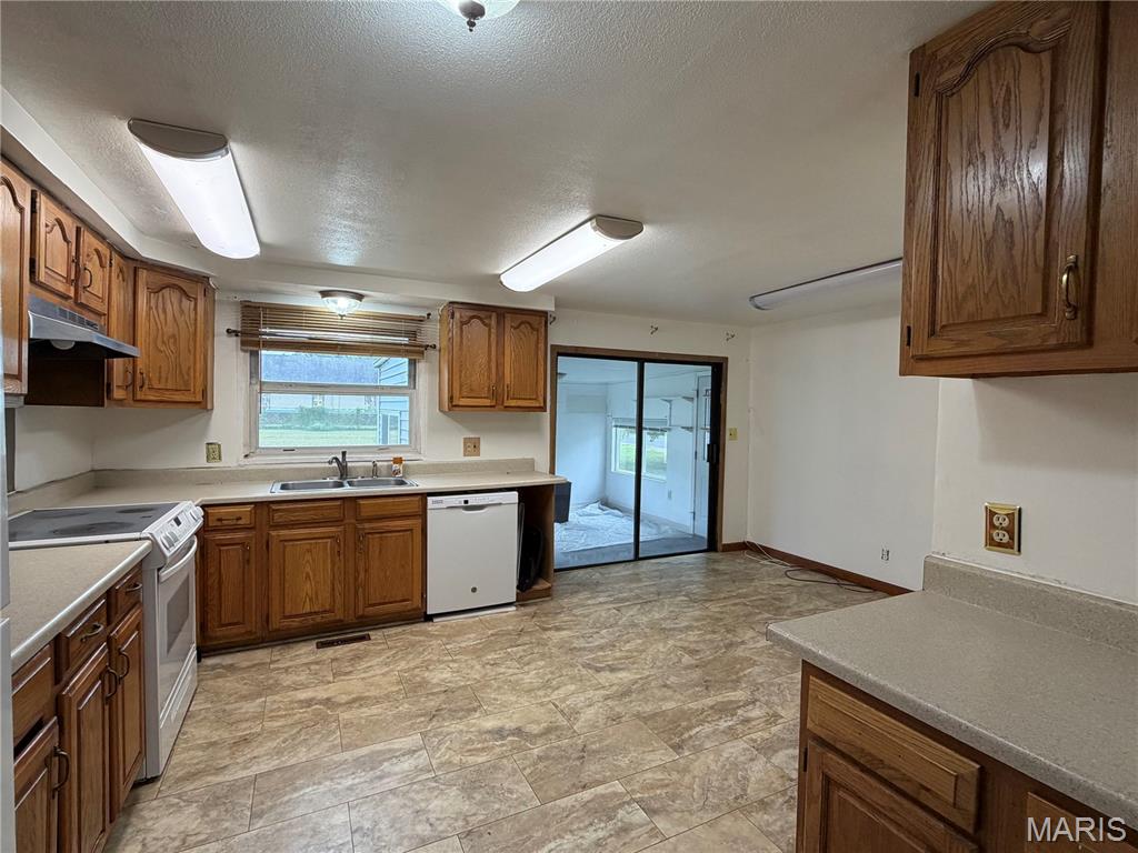 226 Dixie Street Property Photo 4