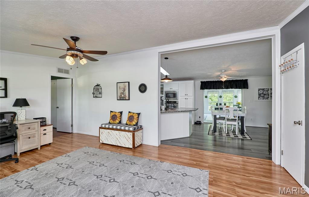 141 Sun Haven Drive Property Photo 3