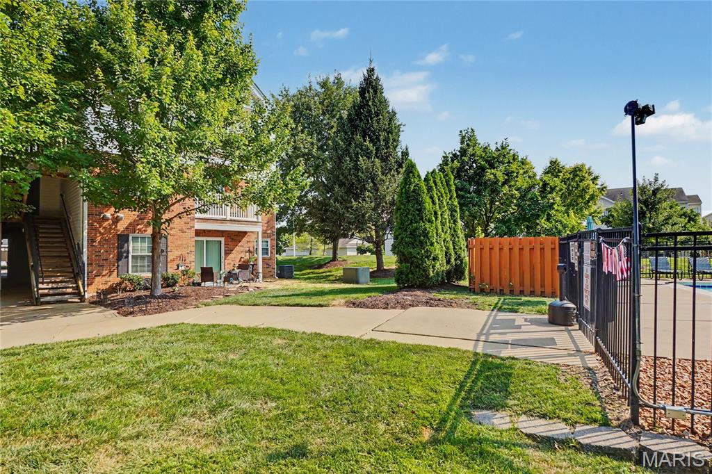 410 Benton C Property Photo 27