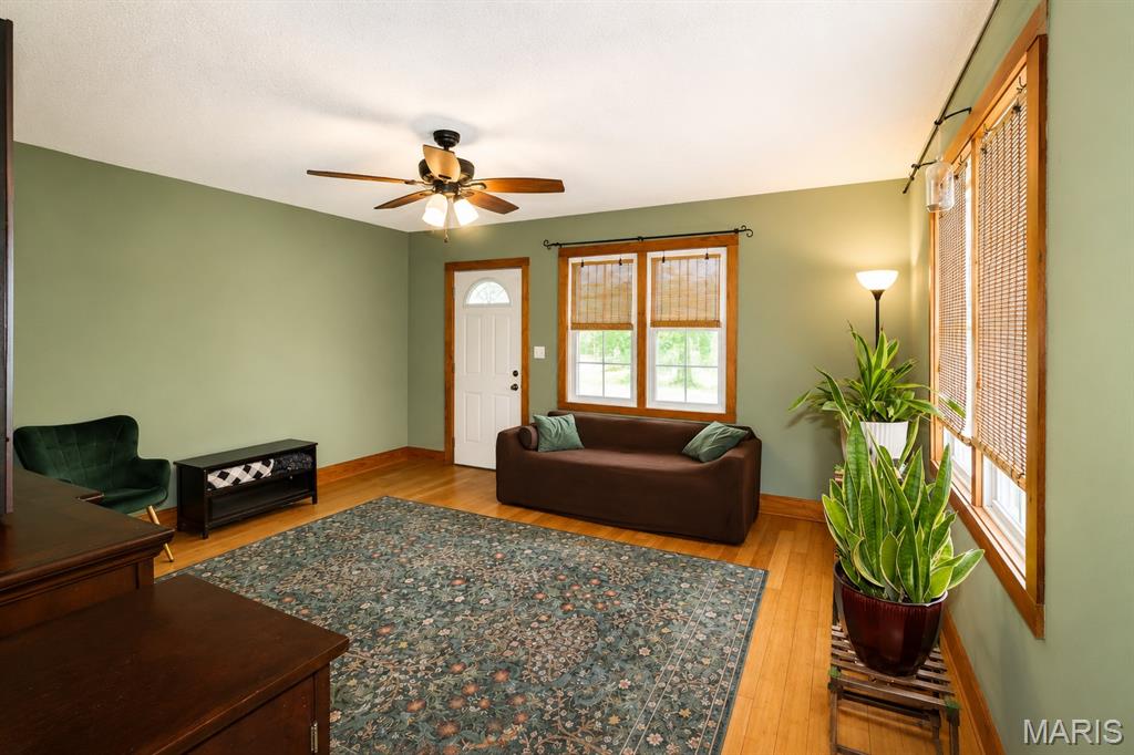 508 E 10th Street Property Photo 4