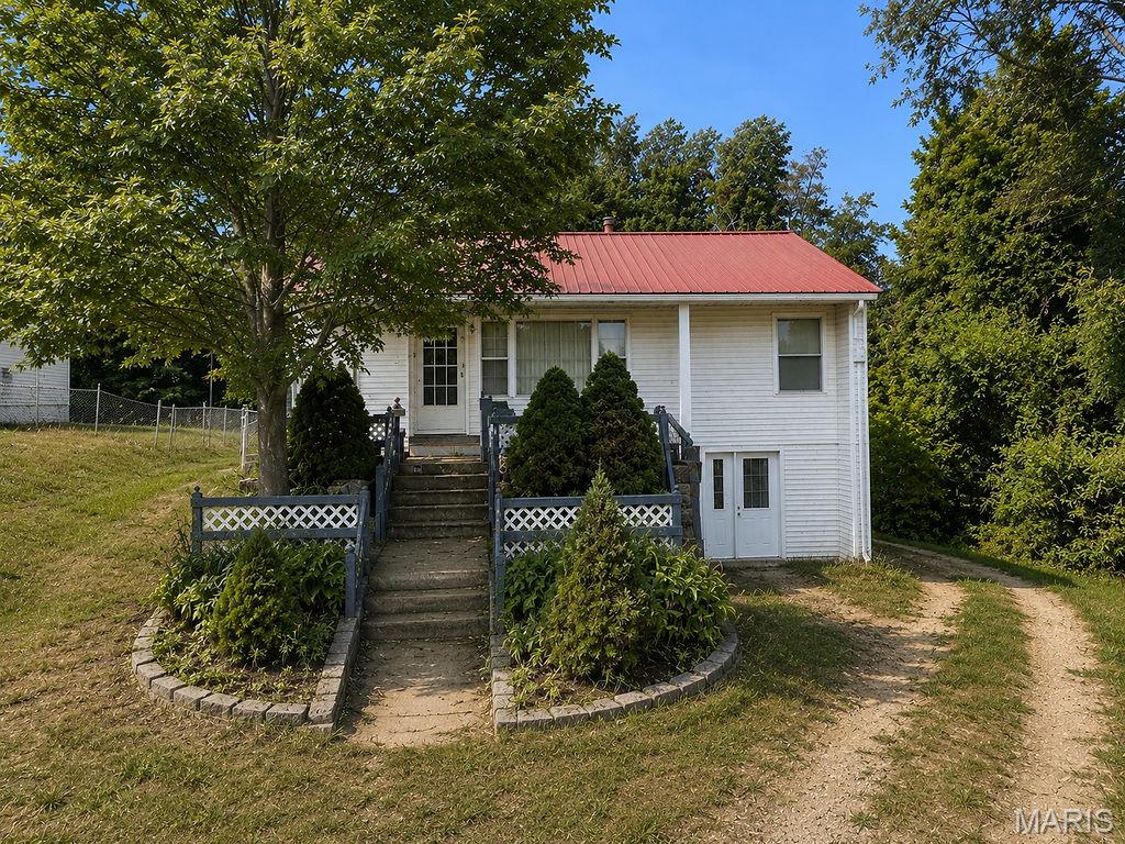 608 N Division Street Property Photo 1