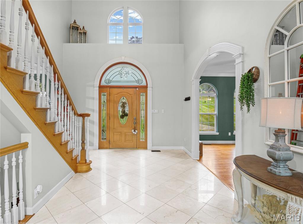 10570 Glen Oaks Drive Property Photo 2