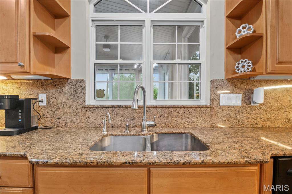 10570 Glen Oaks Drive Property Photo 15