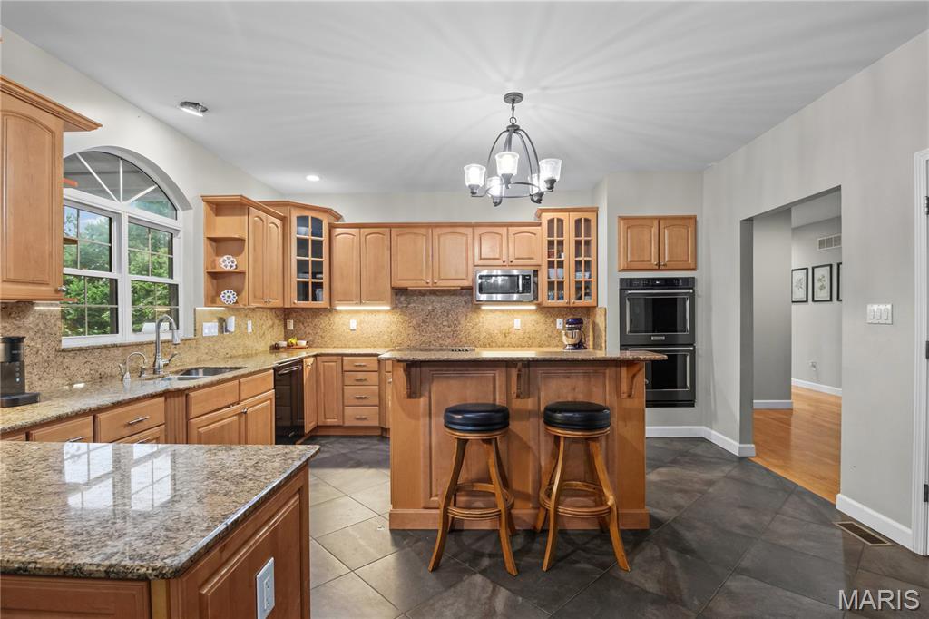 10570 Glen Oaks Drive Property Photo 17