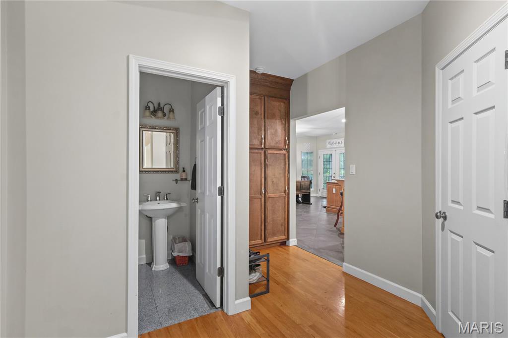 10570 Glen Oaks Drive Property Photo 18