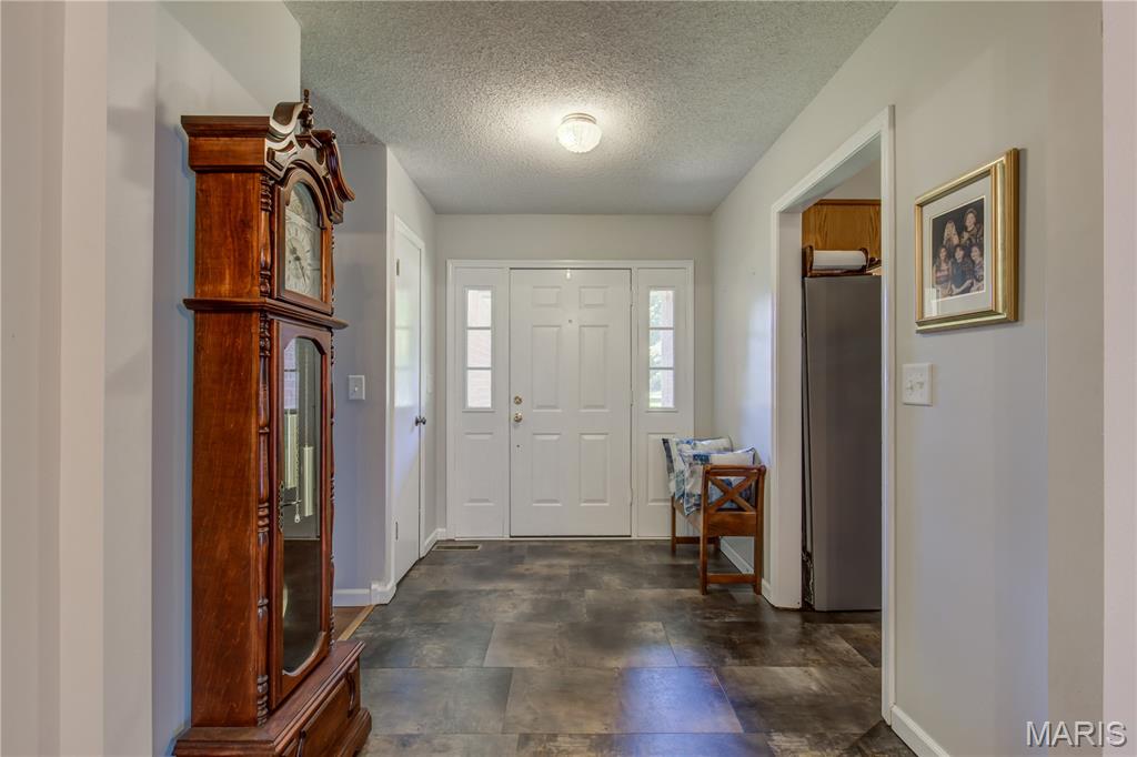 68 Willow Property Photo 3