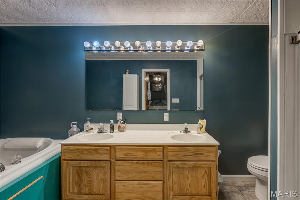 68 Willow Property Photo 11