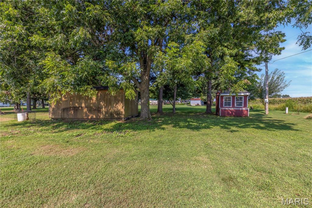 68 Willow Property Photo 23