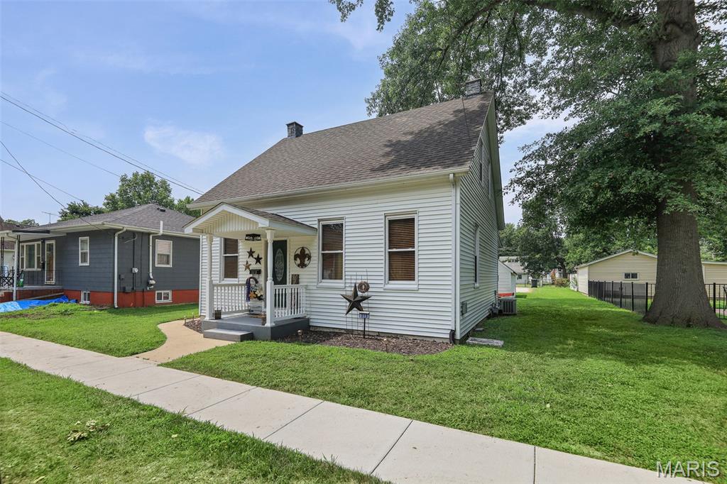 313 N John Street Property Photo 5