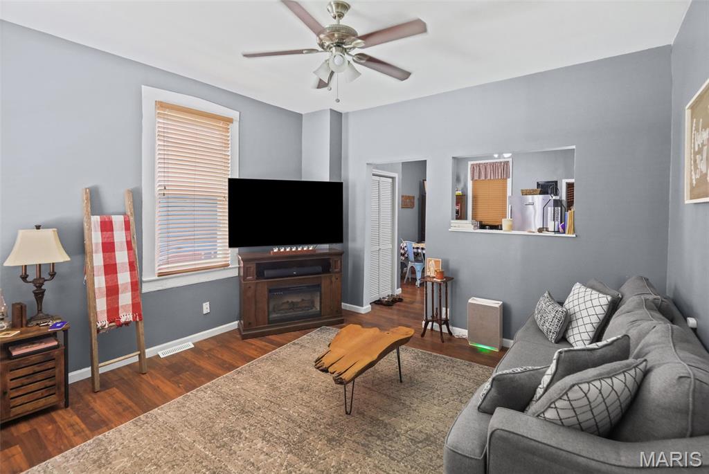313 N John Street Property Photo 11