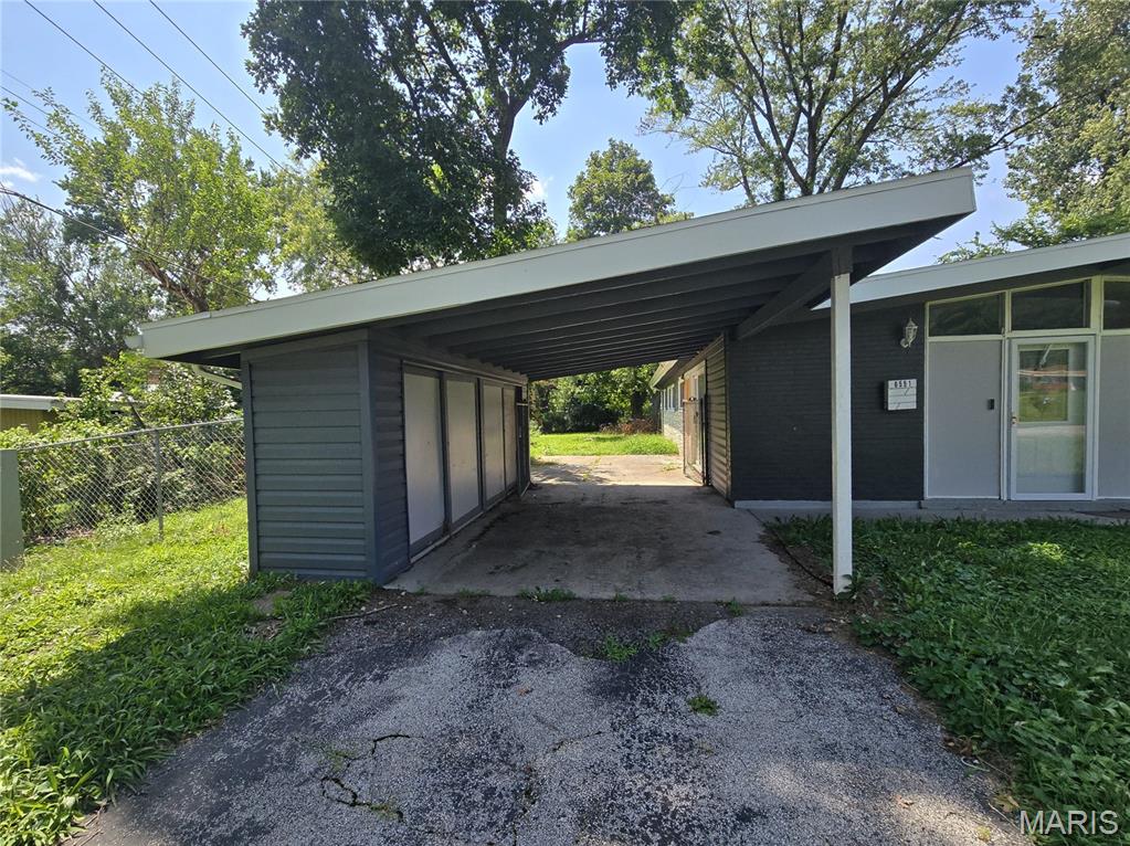 6551 January Avenue Property Photo 2