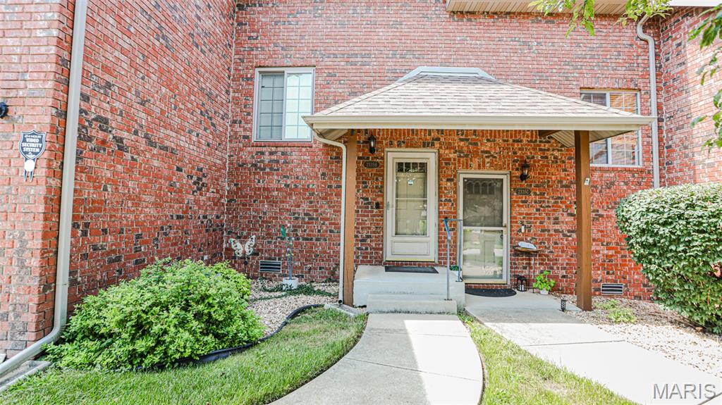 2335 W Chesterfield Boulevard B Property Photo 4