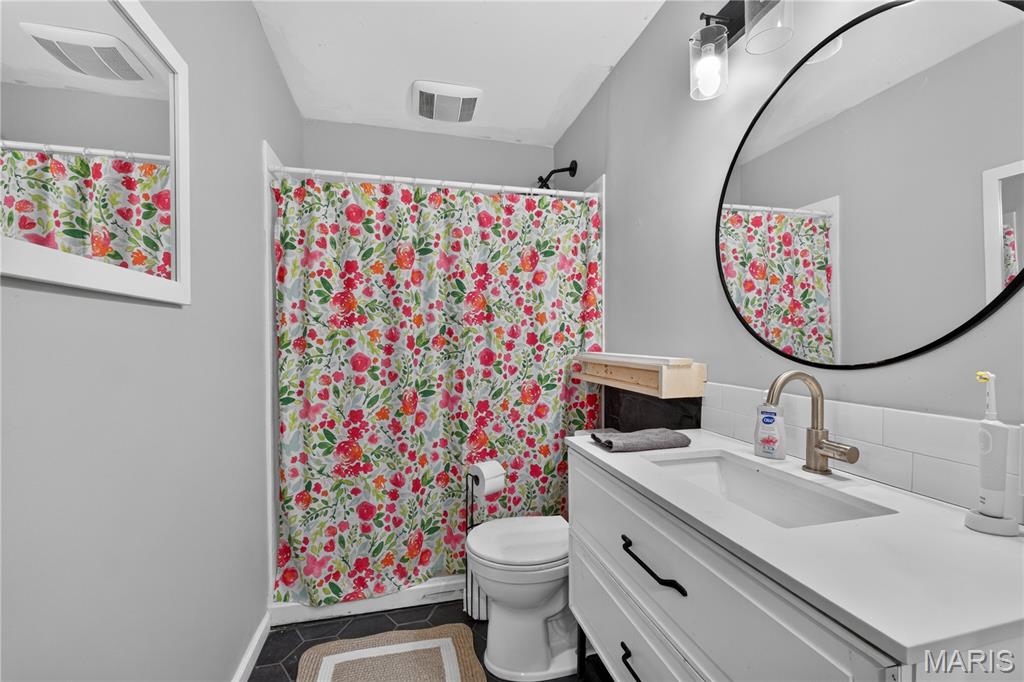 310 Heyden Drive Property Photo 7
