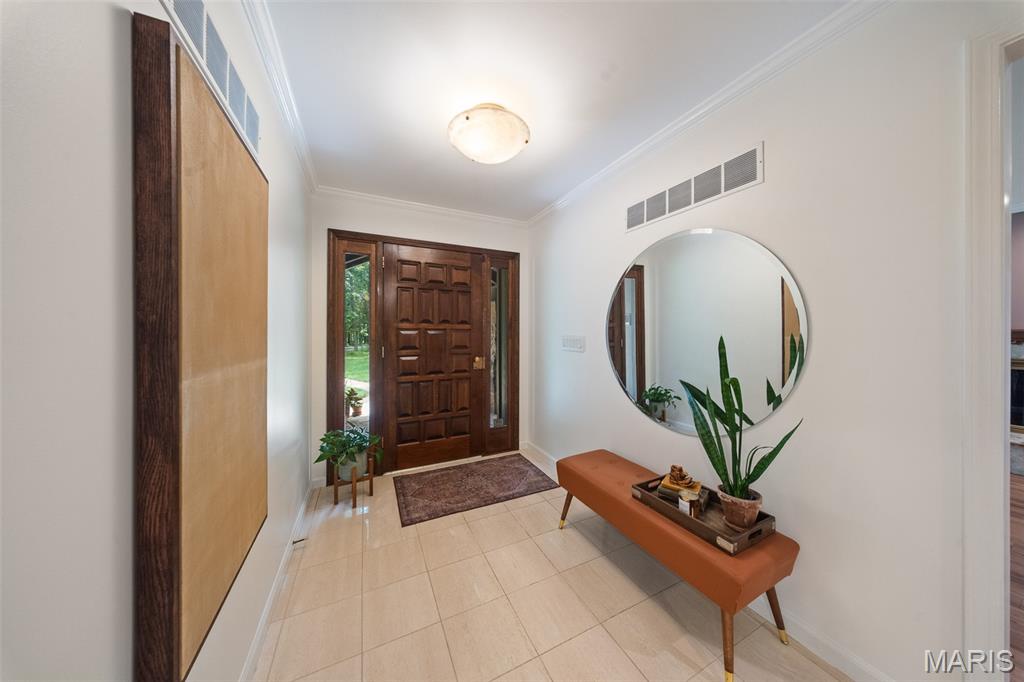 511 E Christy Drive Property Photo 5