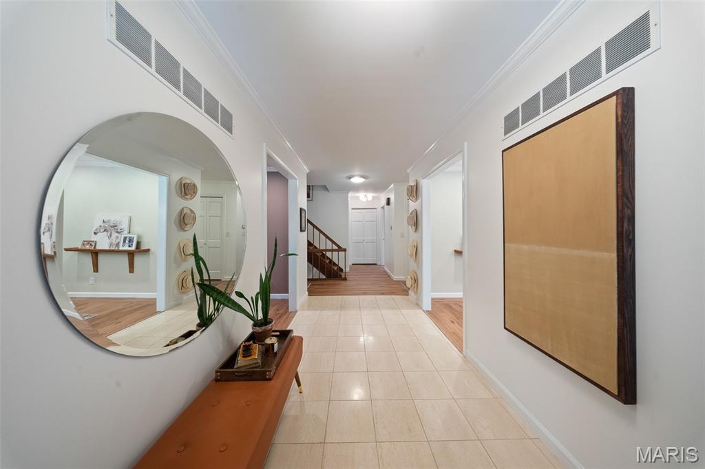 511 E Christy Drive Property Photo 6