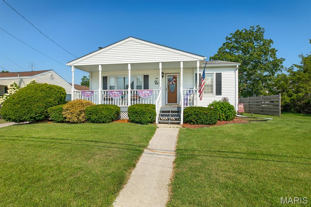 706 S Maple Street Property Photo 1