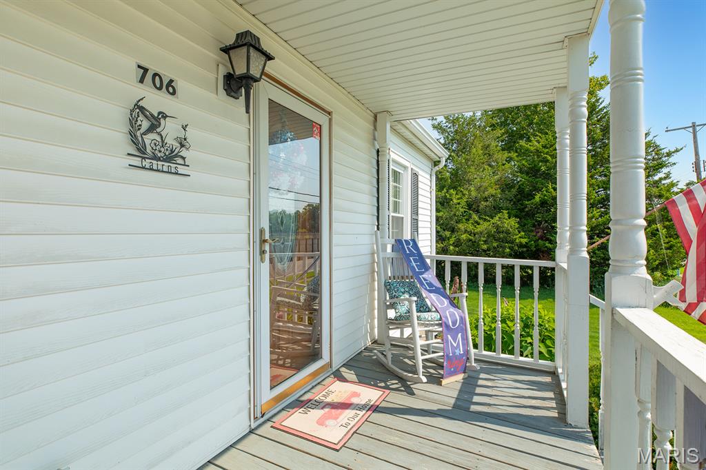 706 S Maple Street Property Photo 5