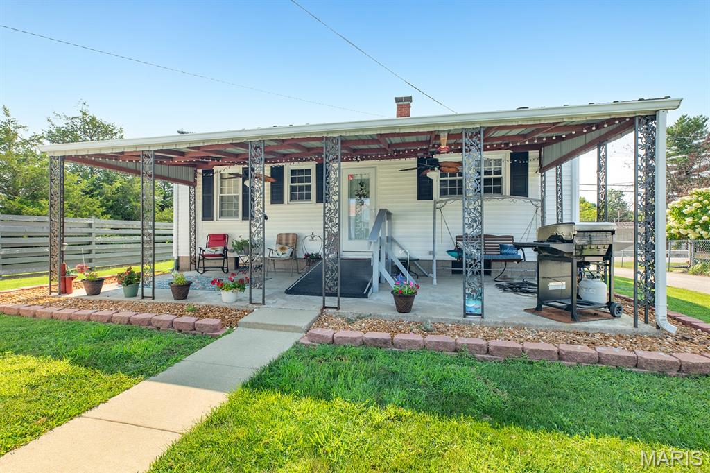 706 S Maple Street Property Photo 8