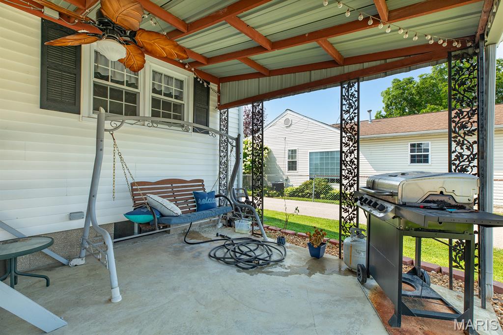 706 S Maple Street Property Photo 12