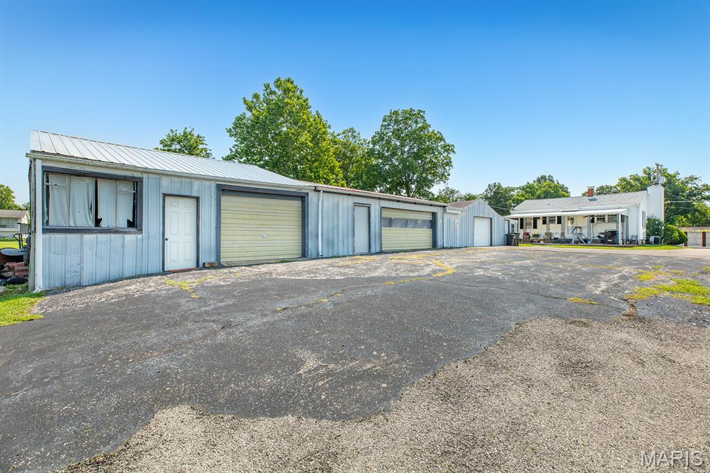 706 S Maple Street Property Photo 15