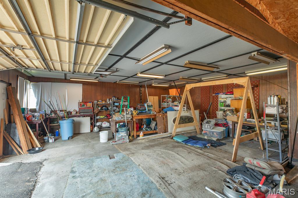 706 S Maple Street Property Photo 19