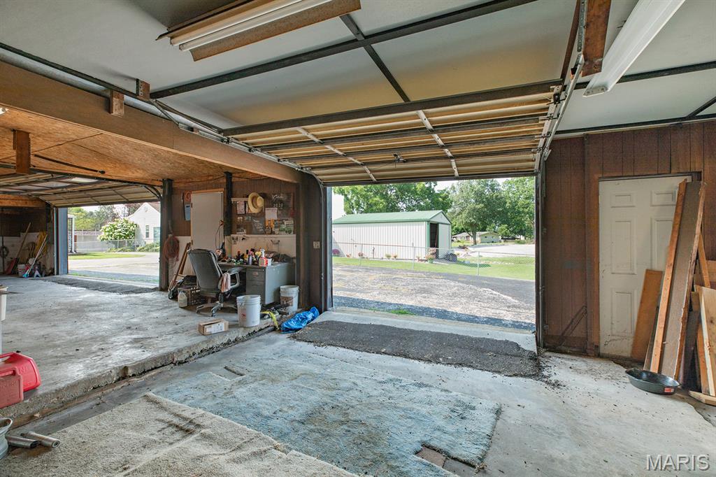 706 S Maple Street Property Photo 20