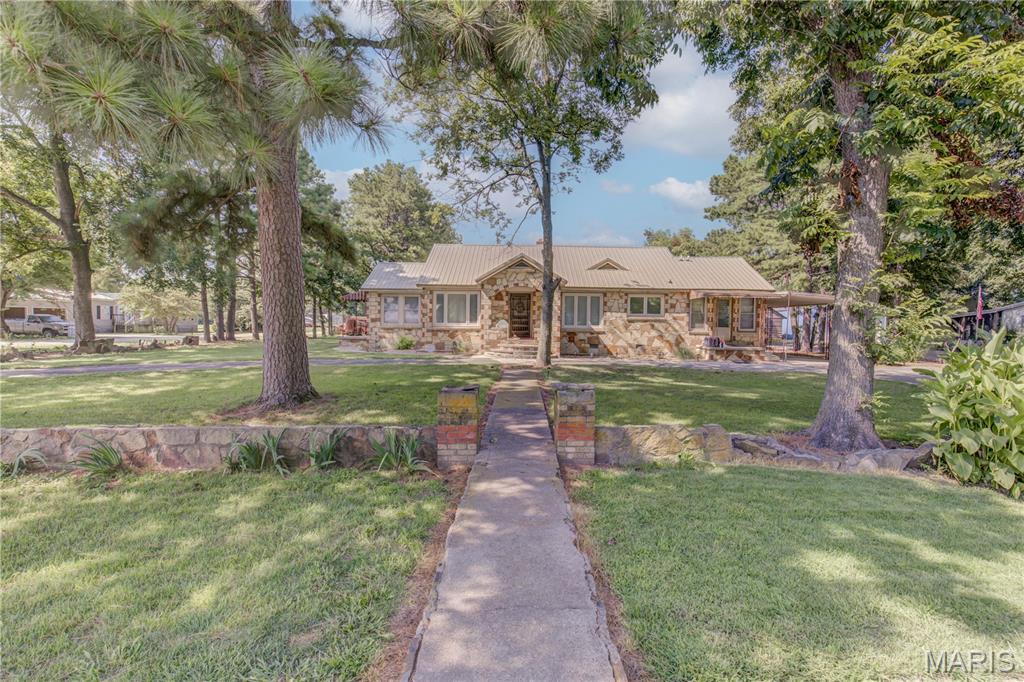 102 E U.S. Hwy 62