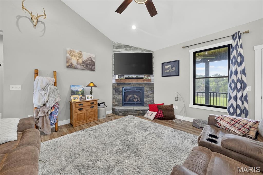1010 Highway Uu Property Photo 19