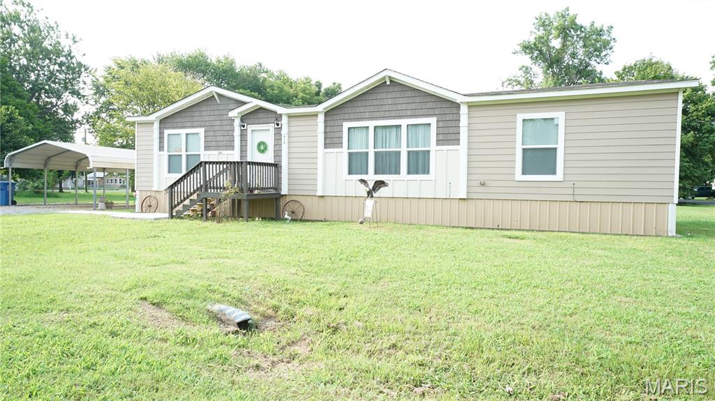 310 4th St Property Photo 3