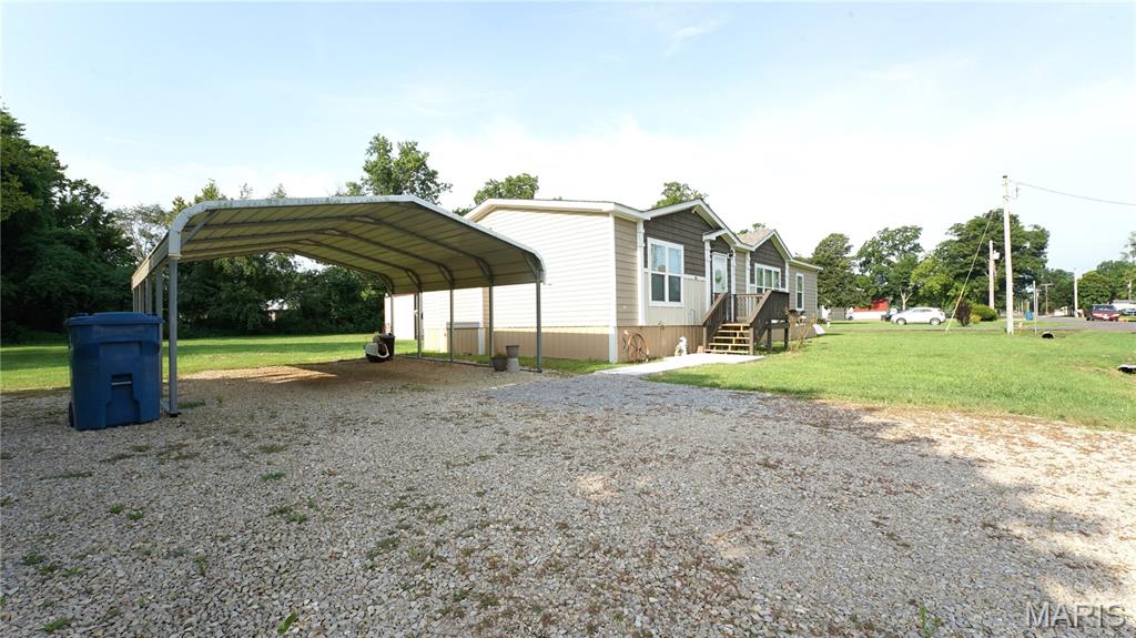 310 4th St Property Photo 4
