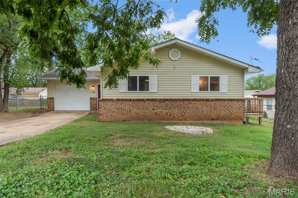 906 Glencoe Property Photo 1