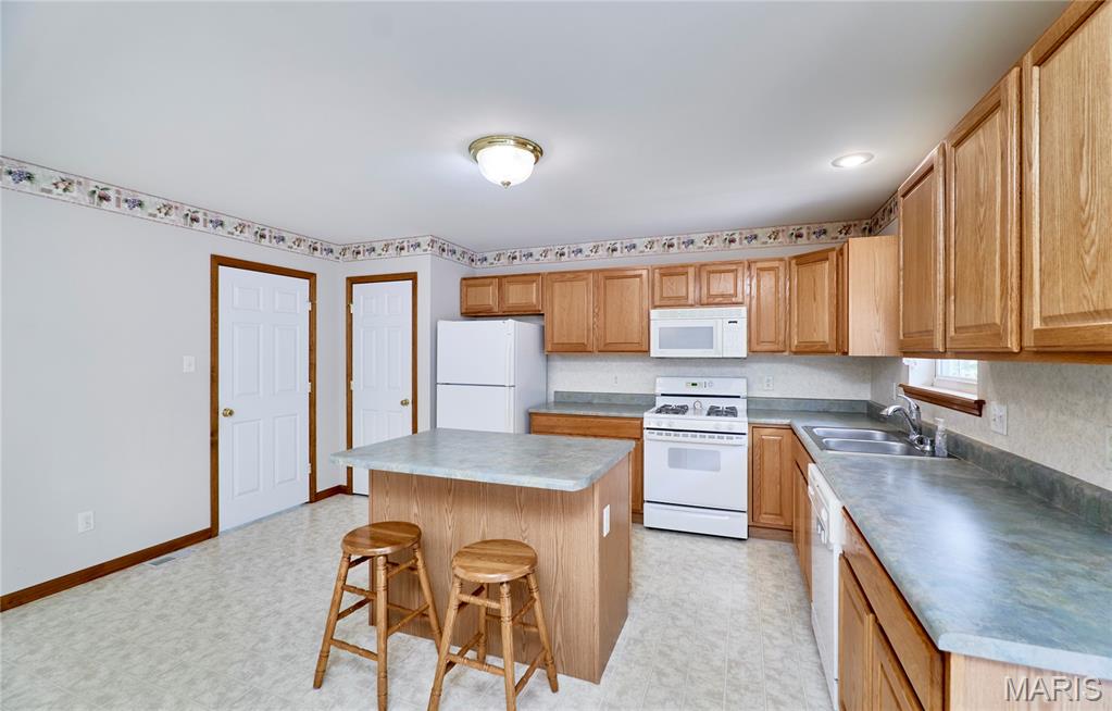 25 Spanish Oak Court Property Photo 2