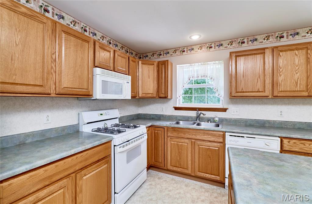 25 Spanish Oak Court Property Photo 3