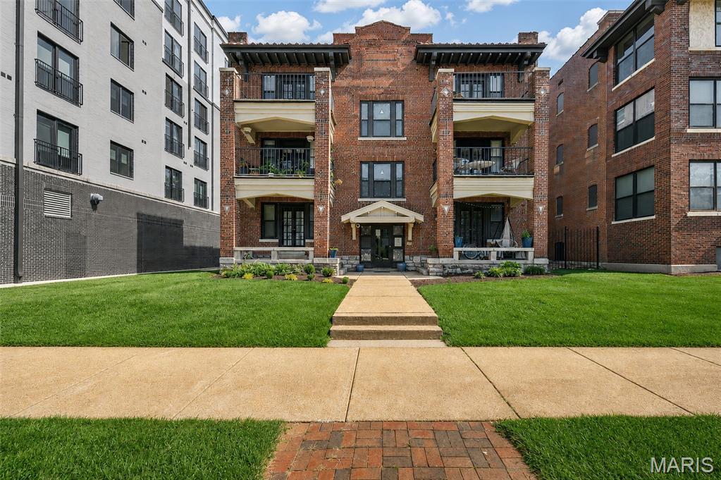 5631 Pershing Avenue 31 Property Photo 1