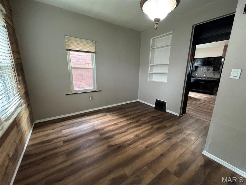 4121 S Compton Avenue Property Photo 8
