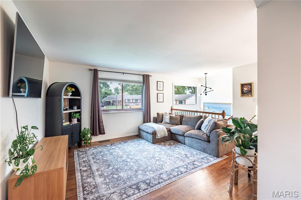 28 Lori Circle Property Photo 2