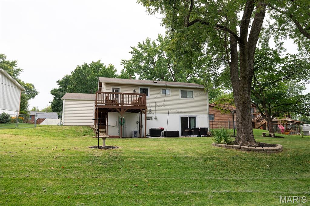 28 Lori Circle Property Photo 6