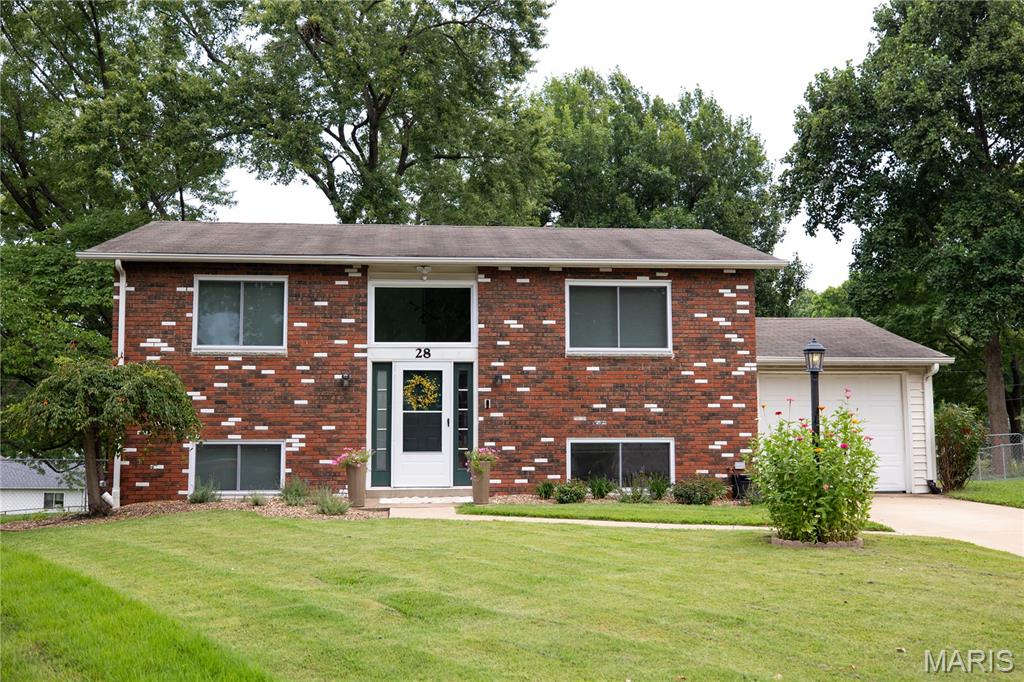 28 Lori Circle Property Photo 8