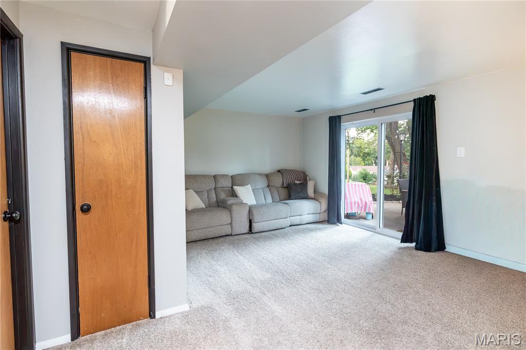 28 Lori Circle Property Photo 25