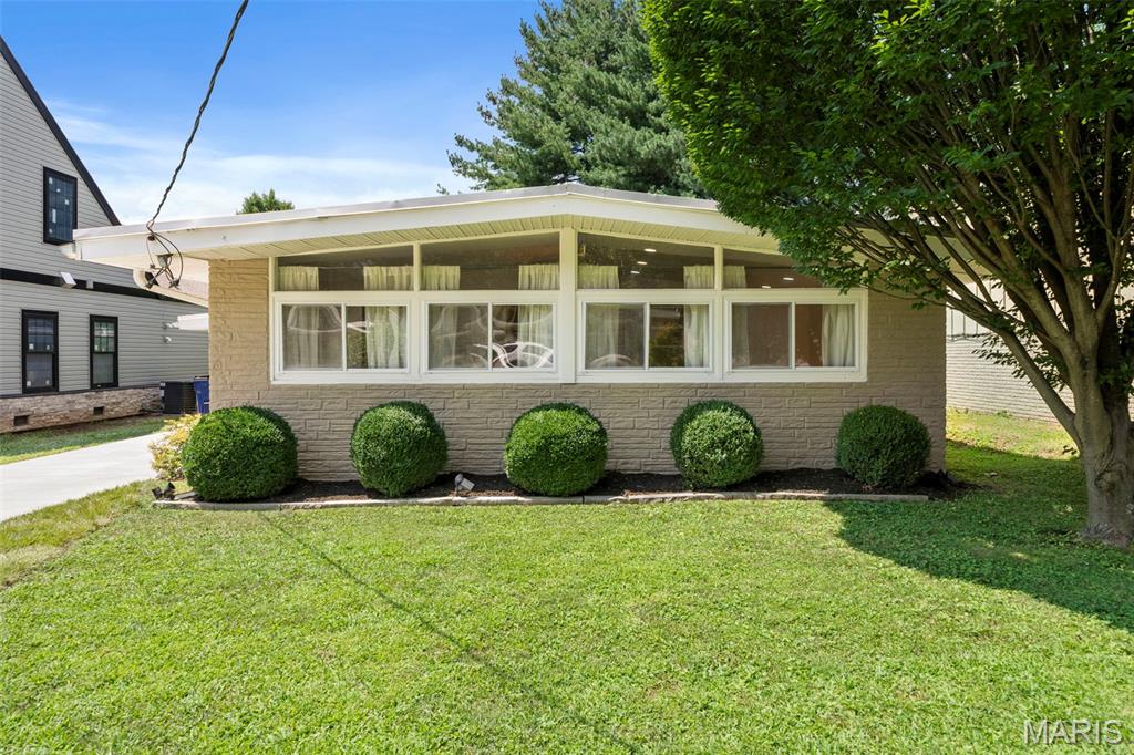 2137 East Drive Property Photo 1
