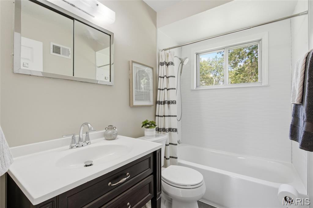 8233 Marvale Lane Property Photo 15
