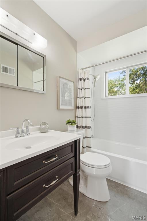 8233 Marvale Lane Property Photo 16