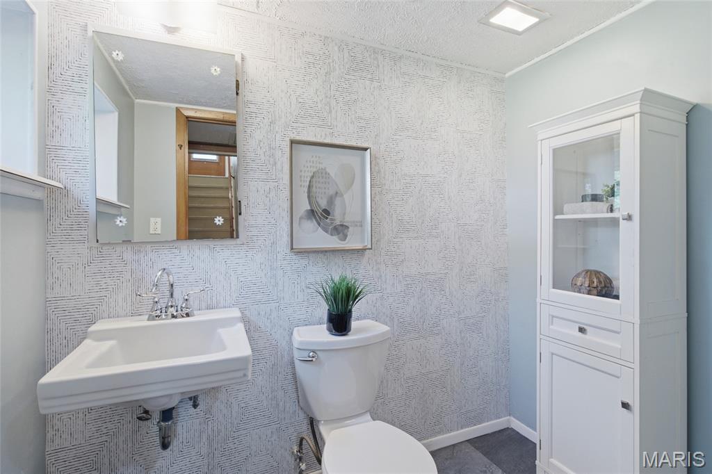 8233 Marvale Lane Property Photo 19