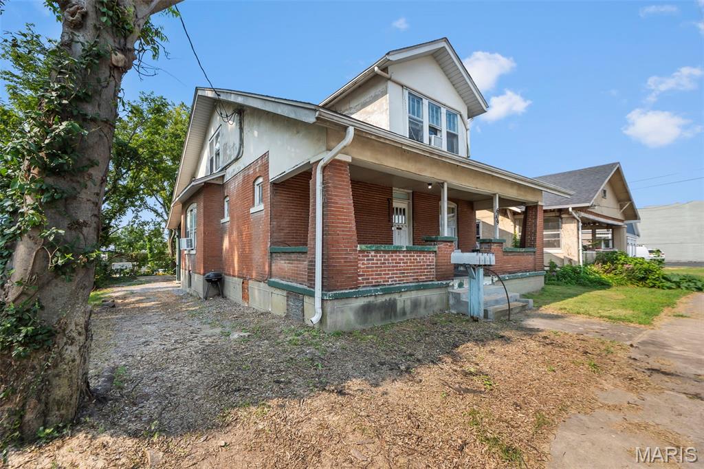 609 Themis Street Property Photo 2