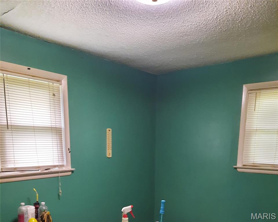 57 E West Road Property Photo 5