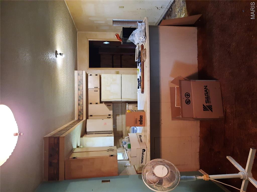 57 E West Road Property Photo 13