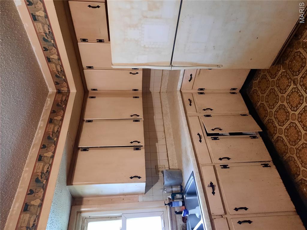 57 E West Road Property Photo 19